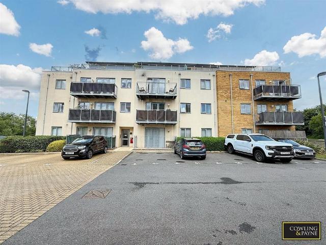 Flat for sale in Wickford