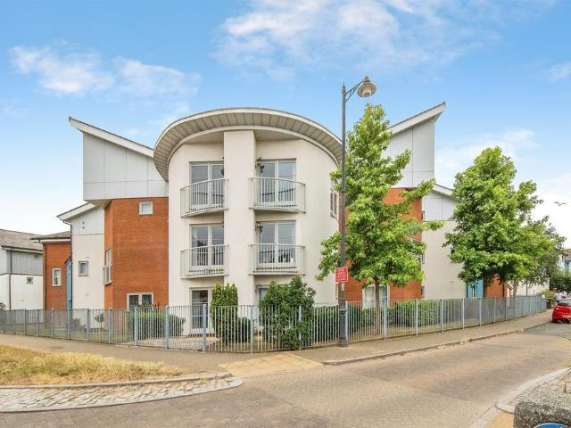 Flat for sale in Ravenswood, Key Street