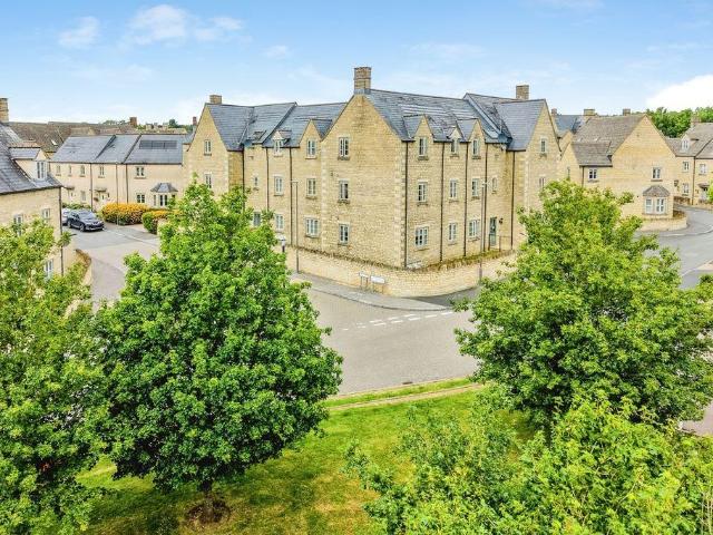 Flat for sale in Fossebridge, Gloucestershire