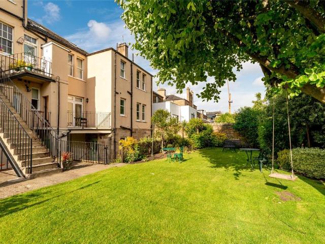 Flat for sale in Murrayfield, Scotland