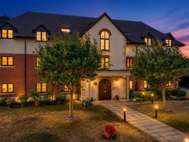Flat for sale in The Bonners, Orsett