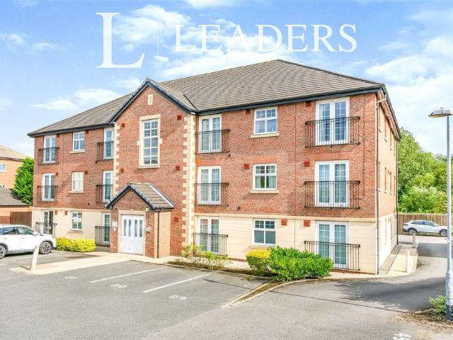 Flat for sale in Great Sankey, Warrington