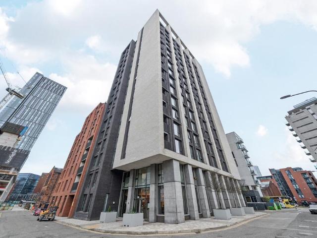 Flat for sale in Blackfriars, Salford