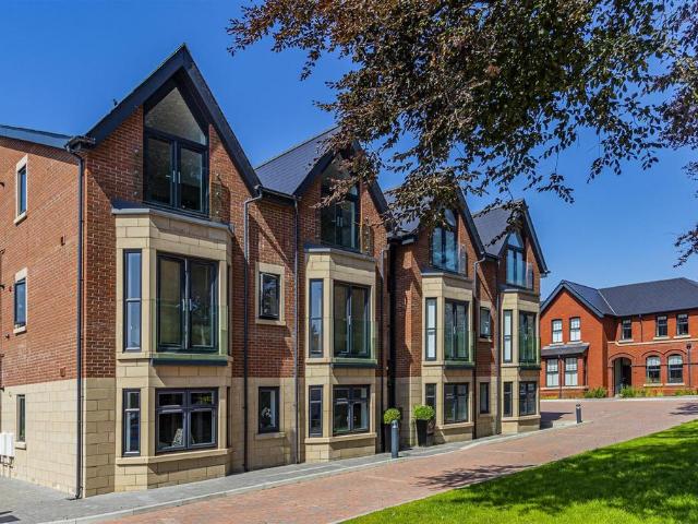 Flat for sale in Falcon Lodge, Wales