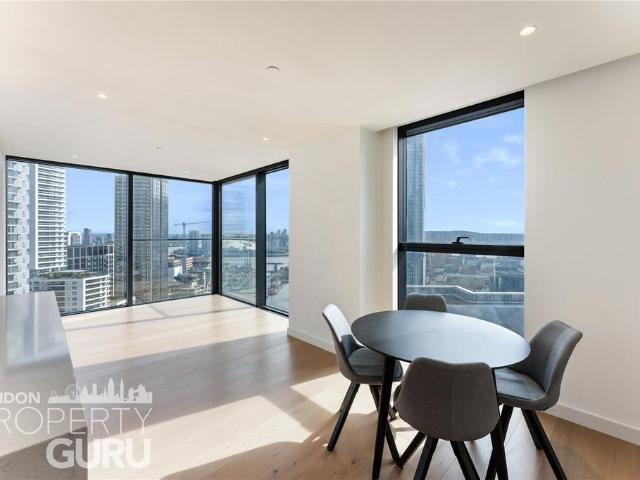Flat for sale in Isle Of Dogs, Greater London