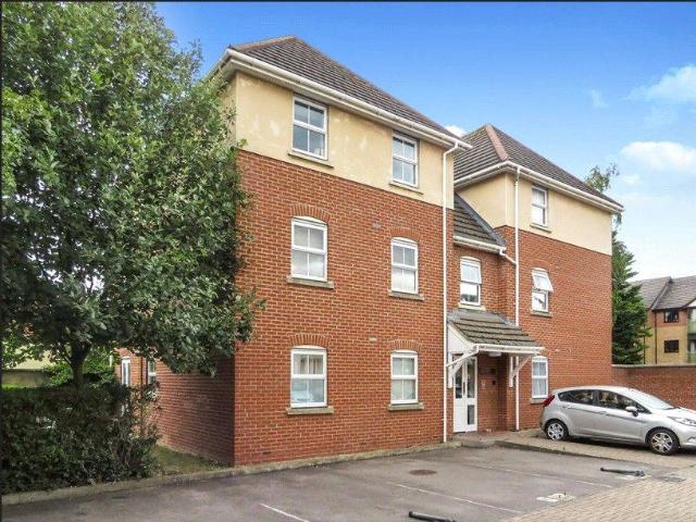 Flat for sale in Reading