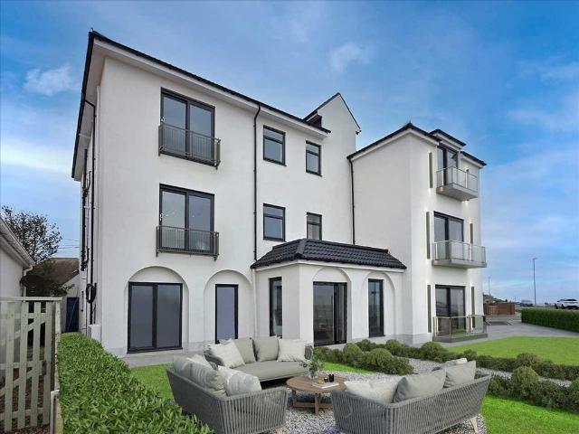 Flat for sale in Frinton and Walton, Dale Hill