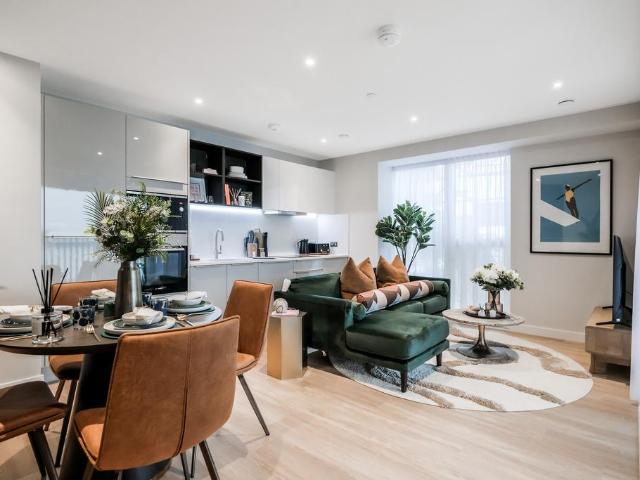 Flat for sale in Reach, Greater London