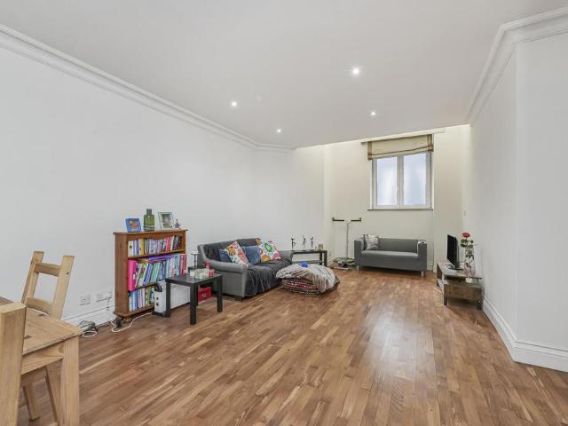 Flat for sale in Westminster, Greater London