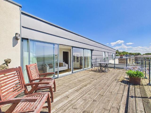 Flat for sale in Clevedon, North Somerset
