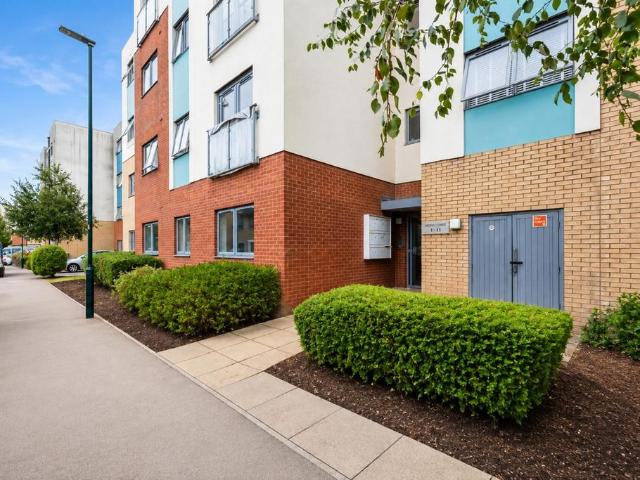 Flat for sale in Pin Green Industrial Area, Shephall