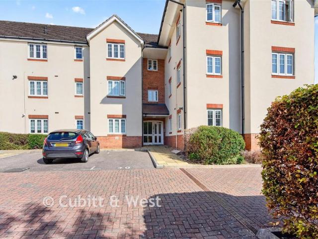 Flat for sale in Chichester, Littlecote