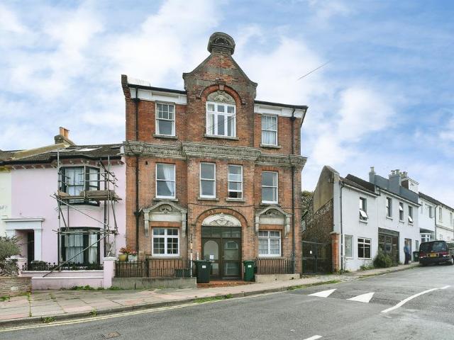 Flat for sale in Hanover & Queen's Park, Brighton