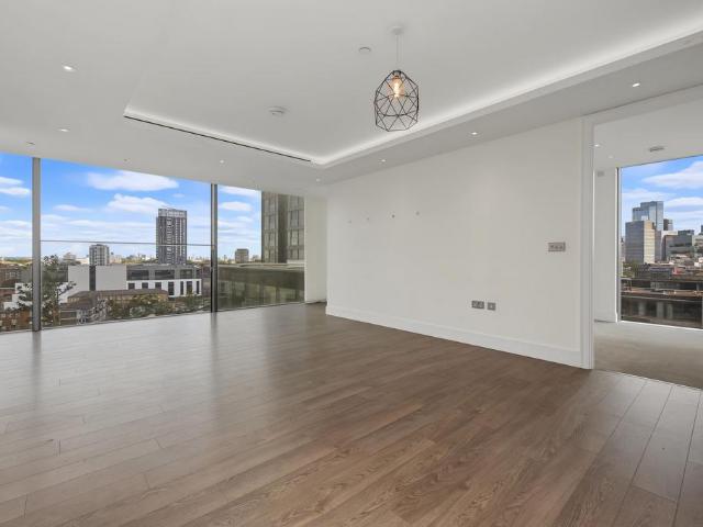 Flat for sale in Finsbury, Greater London