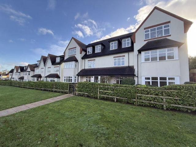 Flat for sale in Four Oaks, West Midlands