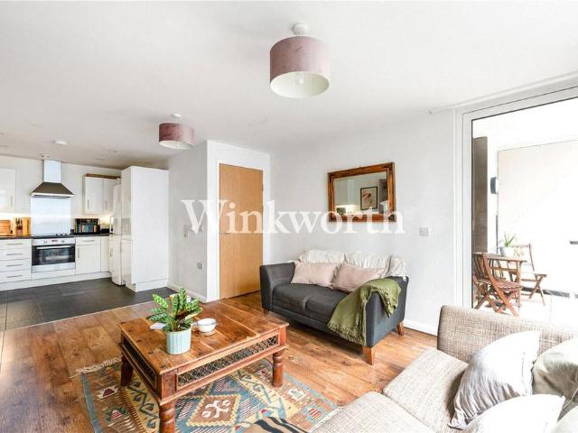 Flat for sale in Hale Village, Tottenham Hale