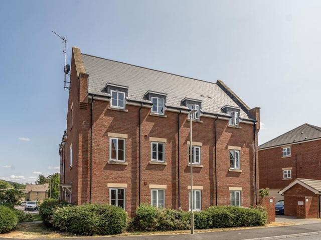Flat for sale in Gloucester, Gloucestershire
