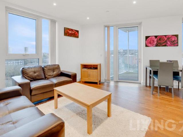 Flat for sale in Glyndon, Plumstead