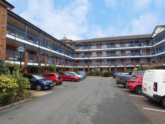 Flat for sale in Huyton, Knowsley