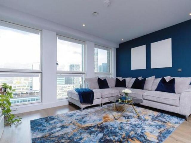 Flat for sale in London Borough of Croydon, Greater London