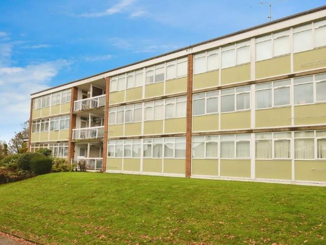 Flat for sale in Cheylesmore, West Midlands