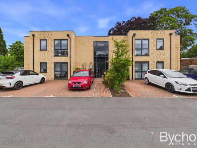 Flat for sale in Chelmondiston, Suffolk