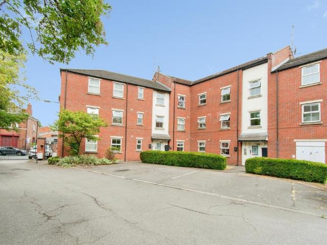 Flat for sale in Ferrybridge, West Yorkshire