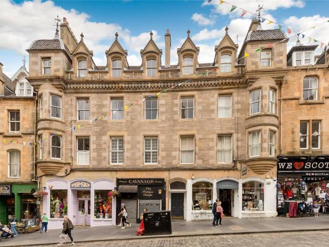 Flat for sale in Old Town, Scotland