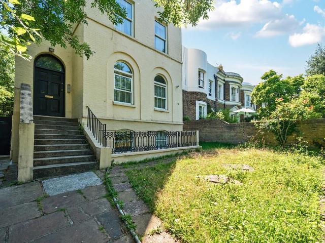 Flat for sale in Camberwell, Greater London