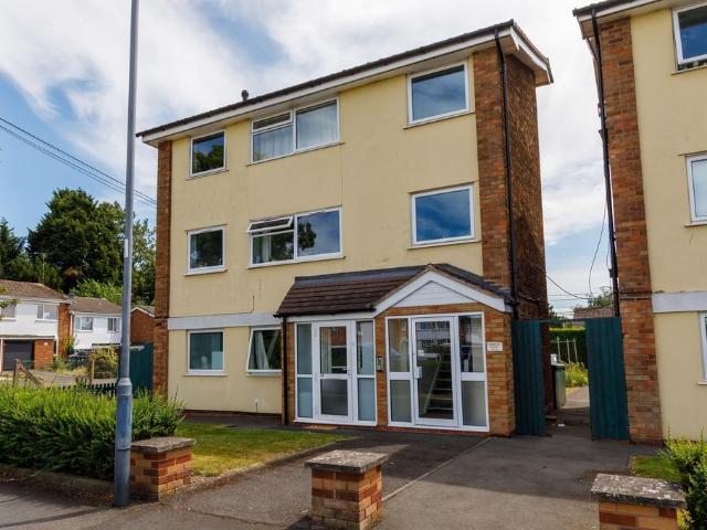 Flat for sale in Lillington, Warwick
