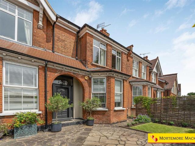 Flat for sale in Edmonton, Greater London