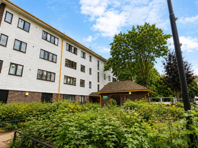 Flat for sale in London Borough of Hounslow, Greater London