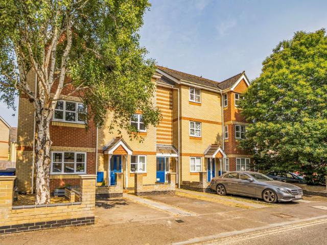 Flat for sale in The Slade, Oxfordshire