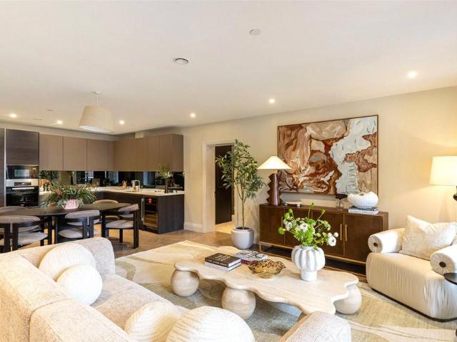 Flat for sale in Paddington, Isle Of Man