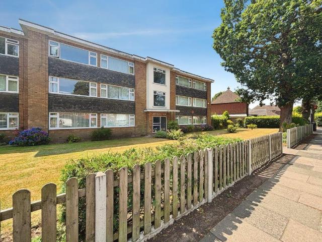 Flat for sale in Walmley, Sutton Coldfield