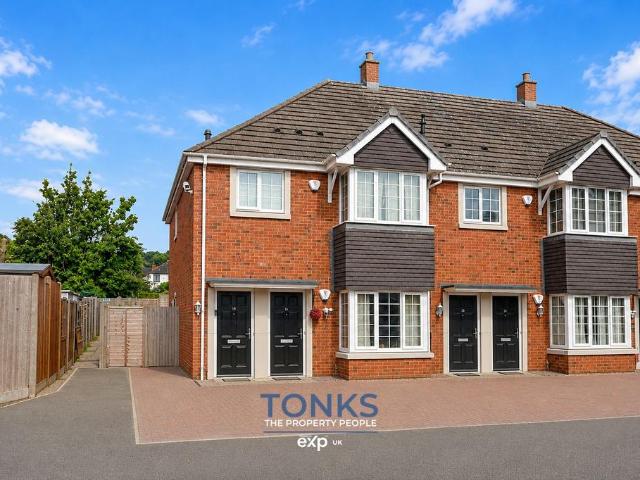 Flat for sale in Dixons Green, West Midlands