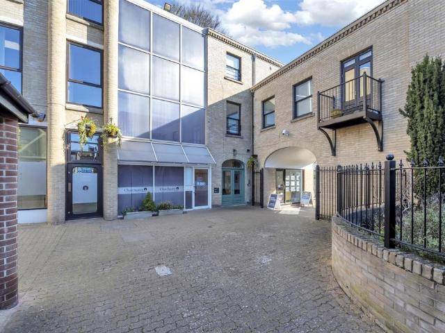Flat for sale in Chedburgh, Suffolk