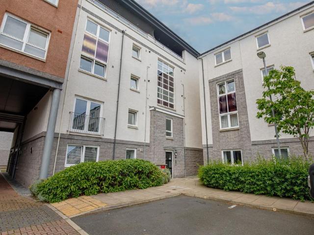 Flat for sale in Ballindoch, Scotland