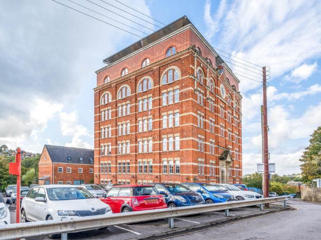 Flat for sale in Stroud, School House