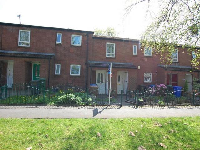 Flat for sale in Hurst, Greenheys