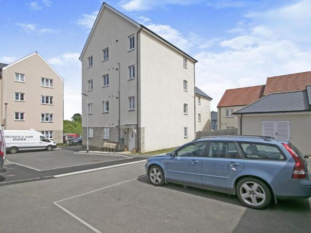 Flat for sale in Hayle, Cornwall