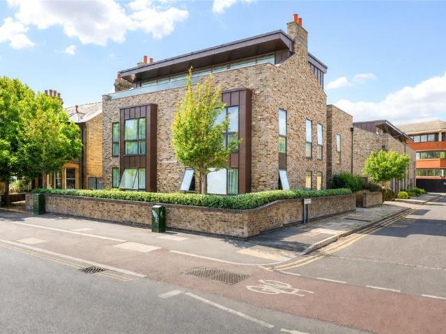 Flat for sale in Chesterton, Cambridge