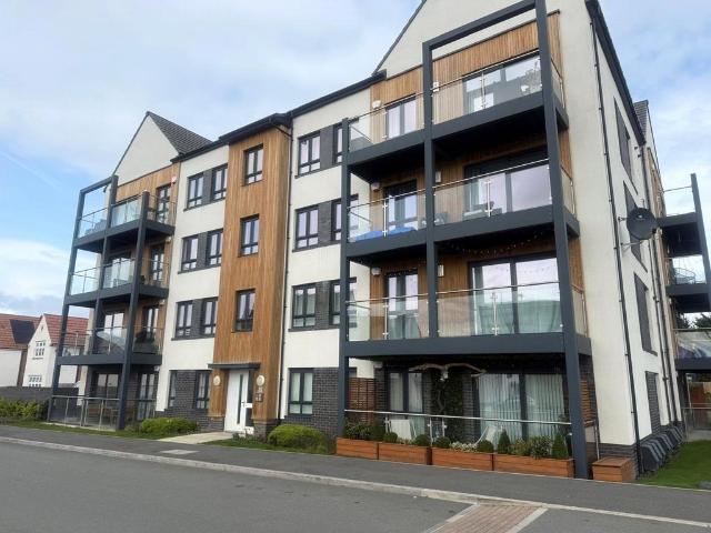 Flat for sale in Austhorpe, West Yorkshire