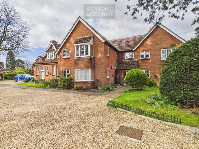 Flat for sale in Mortimer, West Berkshire