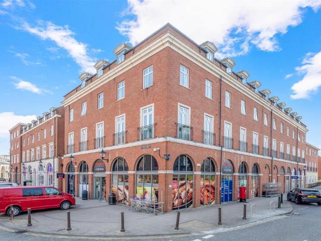 Flat for sale in Dickens Heath, West Midlands