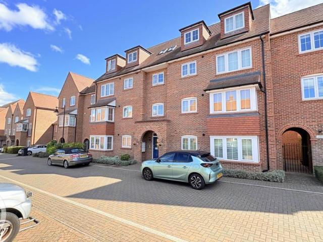 Flat for sale in Westbury Estate, King's Walden