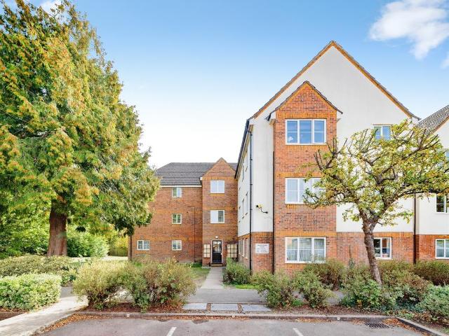 Flat for sale in North Watford, Watford