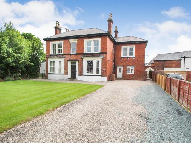 Flat for sale in Gobowen, Shropshire