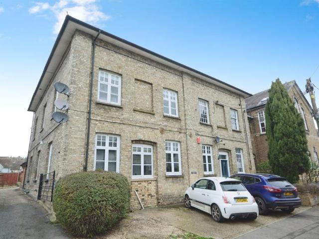 Flat for sale in Coggeshall, Chipping Hill