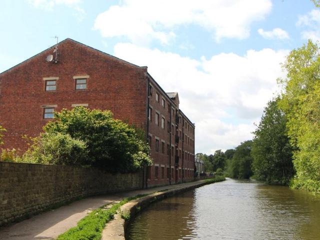 Flat for sale in Riddlesden, West Yorkshire
